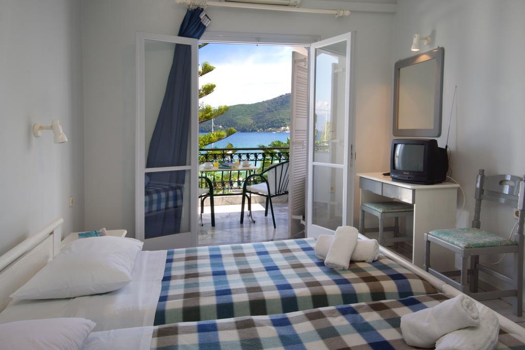 Hotel Athina Karavomylos Exterior photo