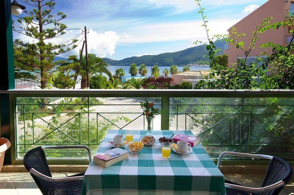 Hotel Athina Karavomylos Exterior photo